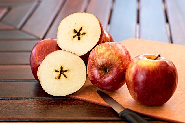Pestki jabłek na raka