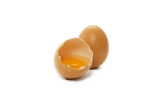 Odczynianie klątwy jajkami